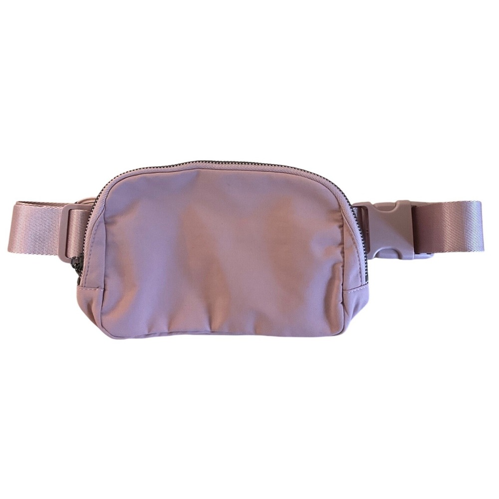 Lululemon Everywhere Belt Bag Athleisure Gorpcore Minimalist Clean Girl Utility